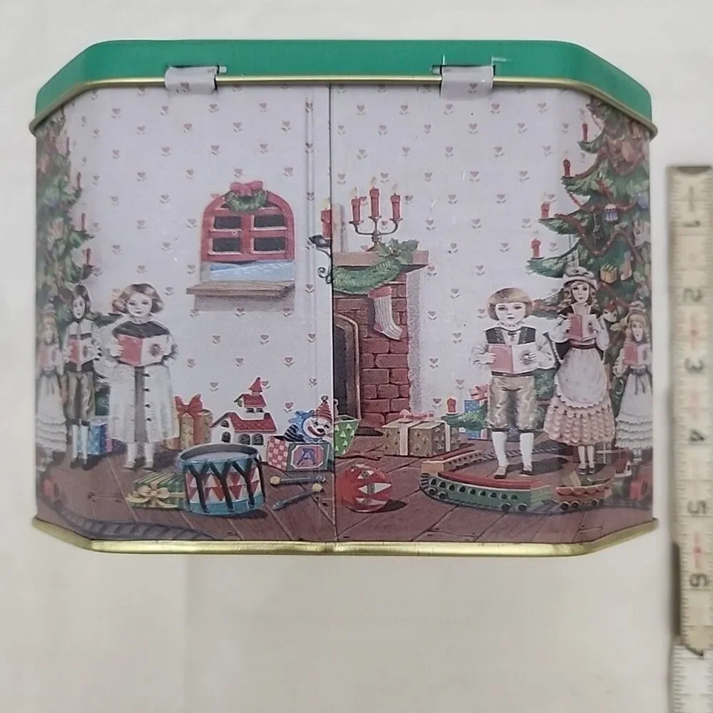 Old Fashioned Nesting Tins Christmas Around The World New Original Box 3 Set